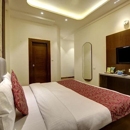 Hotel Kashish Plaza - 5 Mins From Metro Station 德里 外观 照片