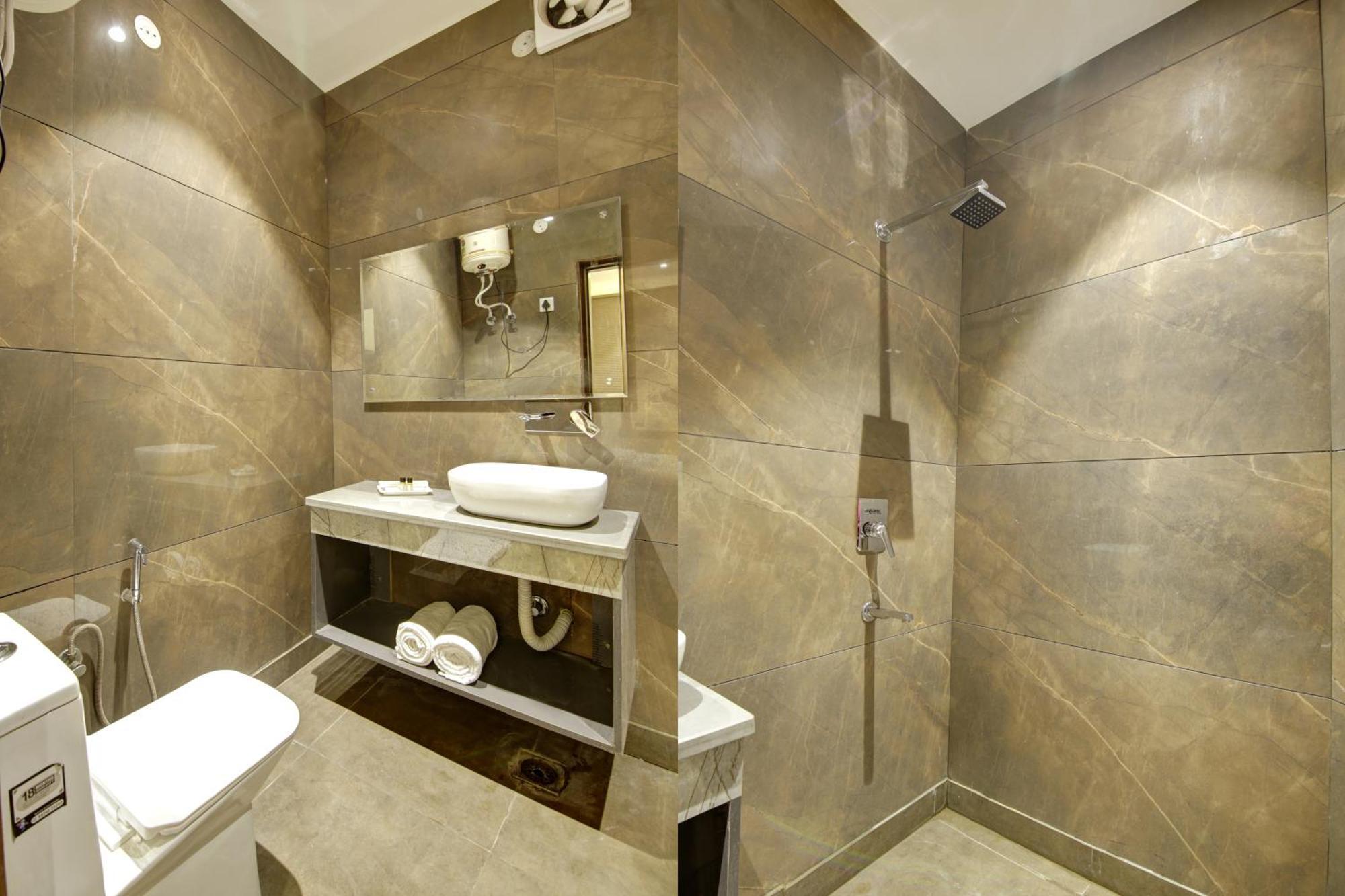 Hotel Kashish Plaza - 5 Mins From Metro Station 德里 外观 照片