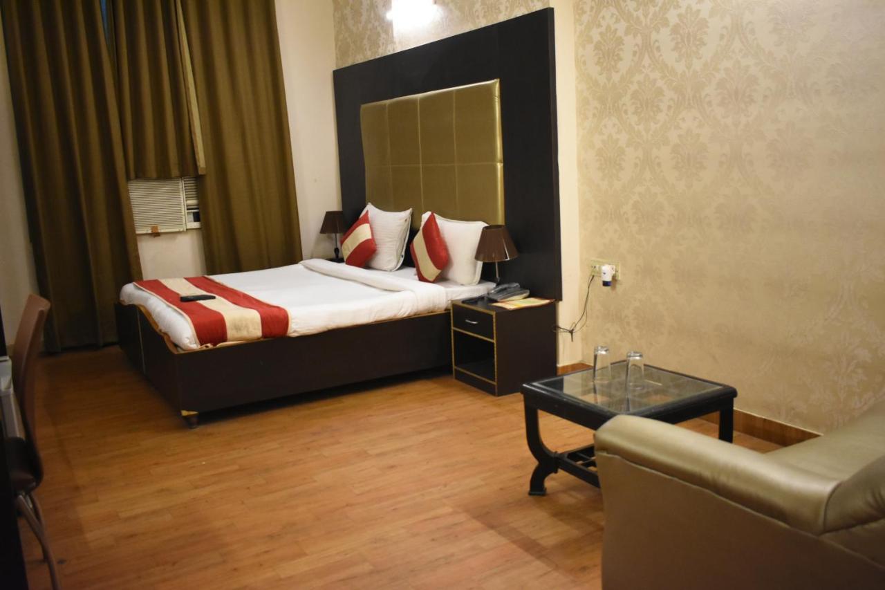 Hotel Kashish Plaza - 5 Mins From Metro Station 德里 外观 照片