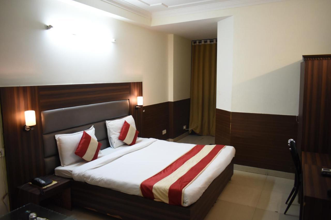 Hotel Kashish Plaza - 5 Mins From Metro Station 德里 外观 照片