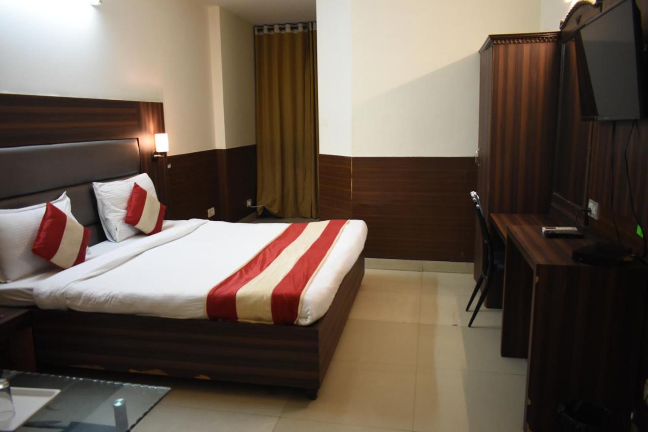 Hotel Kashish Plaza - 5 Mins From Metro Station 德里 外观 照片