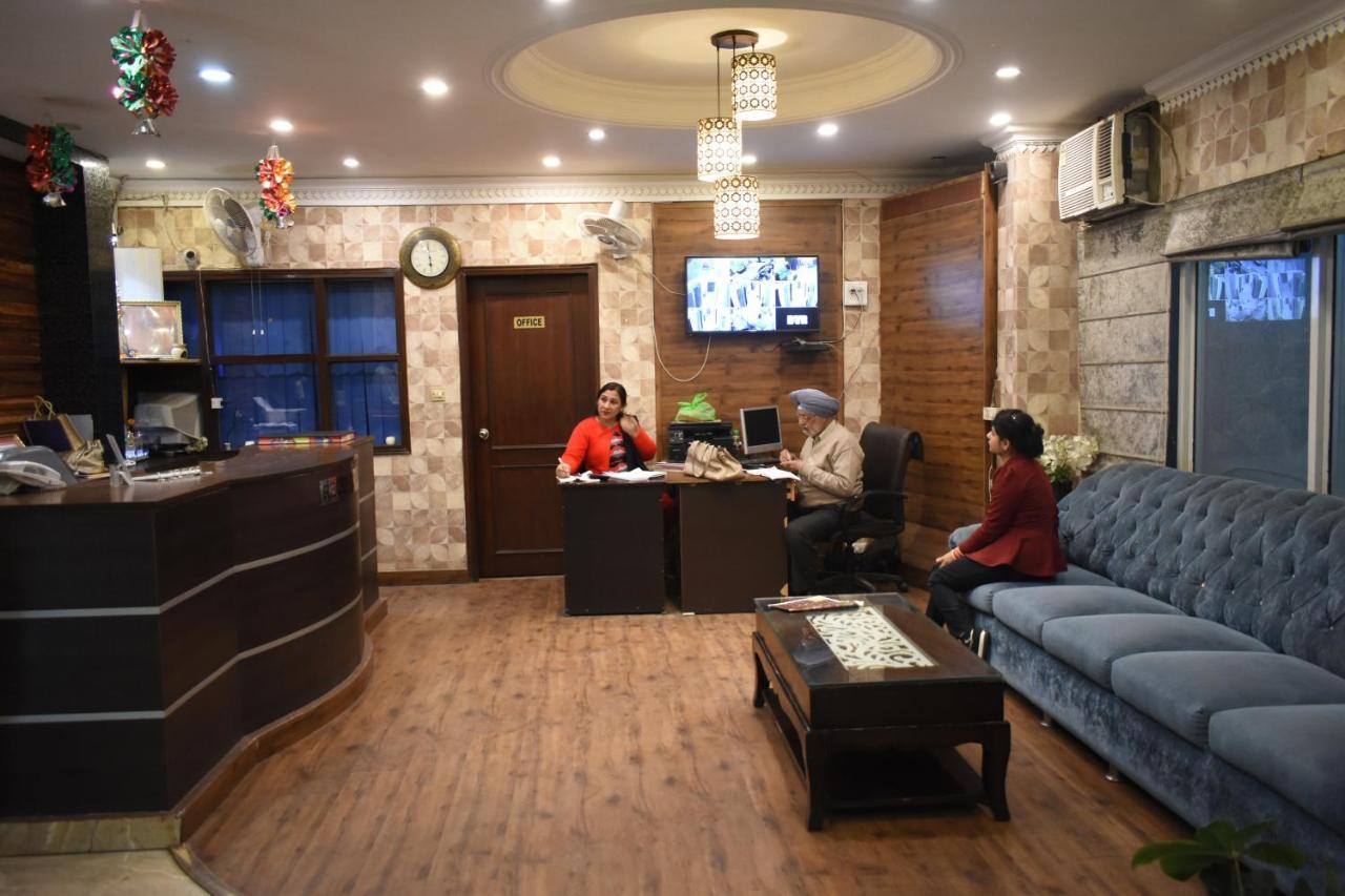 Hotel Kashish Plaza - 5 Mins From Metro Station 德里 外观 照片